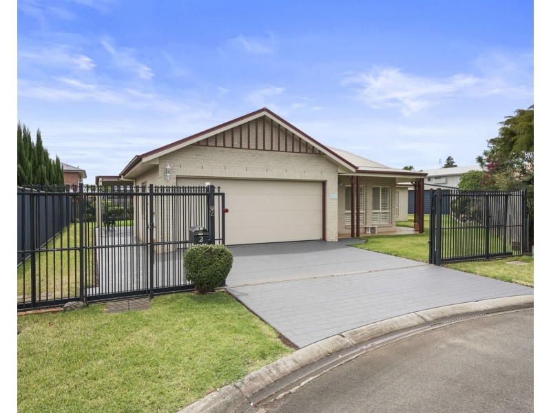 2 Hennenlotter Court, Kearneys Spring QLD 4350