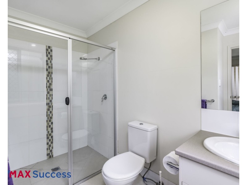 17 Carlin Street, Glenvale QLD 4350