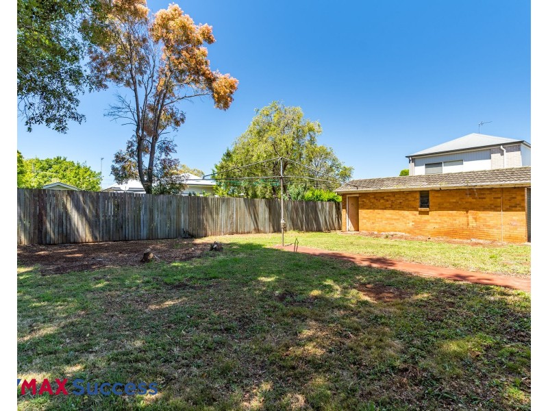 14 Cedar Street, East Toowoomba QLD 4350