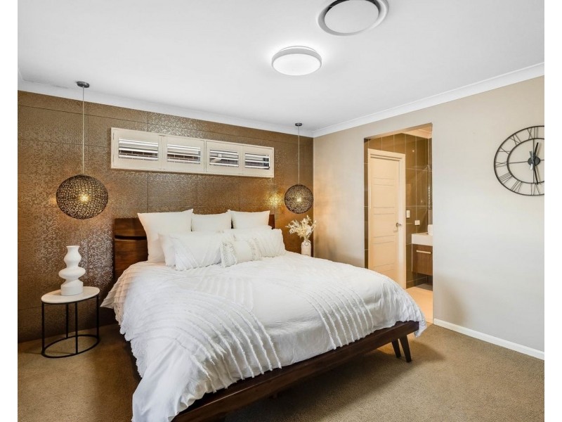 5 Argus Court, Middle Ridge QLD 4350