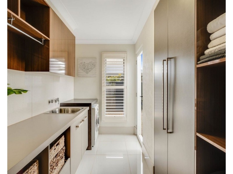 5 Argus Court, Middle Ridge QLD 4350