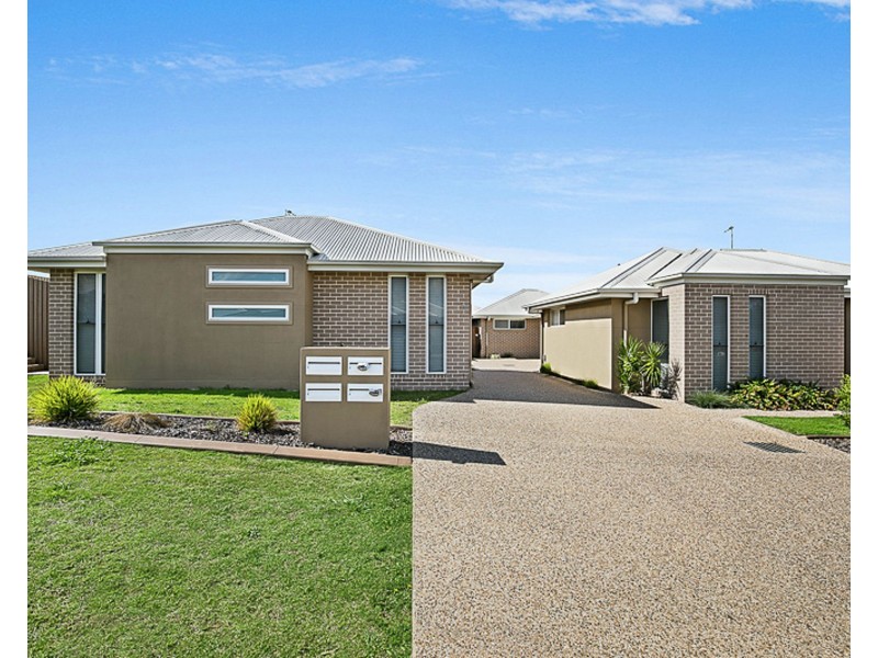 4/10 Furness Court, Kearneys Spring QLD 4350