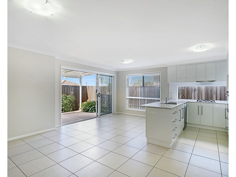 4/10 Furness Court, Kearneys Spring QLD 4350