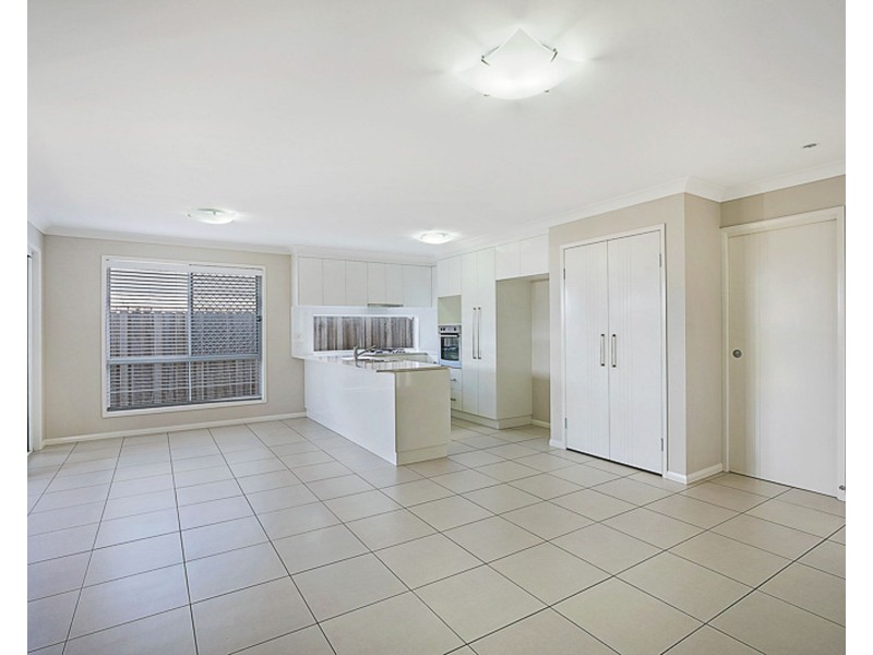 4/10 Furness Court, Kearneys Spring QLD 4350