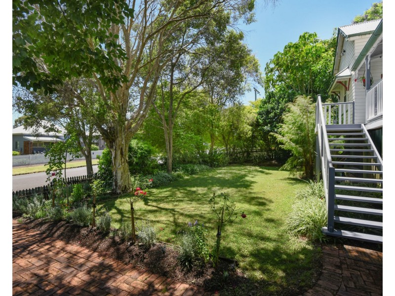 192 South Street, Centenary Heights QLD 4350