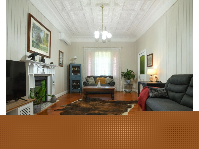 192 South Street, Centenary Heights QLD 4350