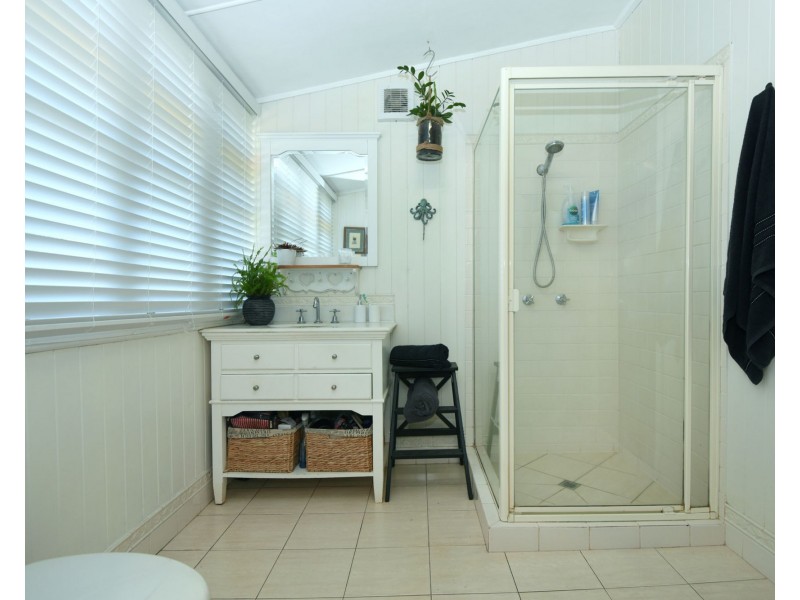 192 South Street, Centenary Heights QLD 4350