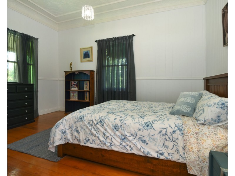 192 South Street, Centenary Heights QLD 4350