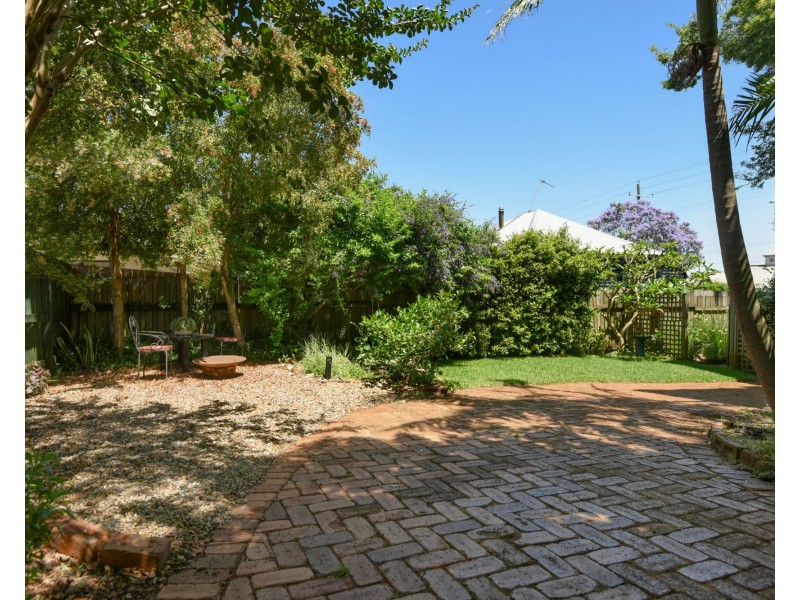 192 South Street, Centenary Heights QLD 4350