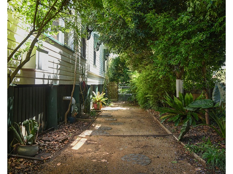 192 South Street, Centenary Heights QLD 4350