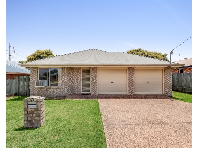 7 Todd Court, Kearneys Spring QLD 4350