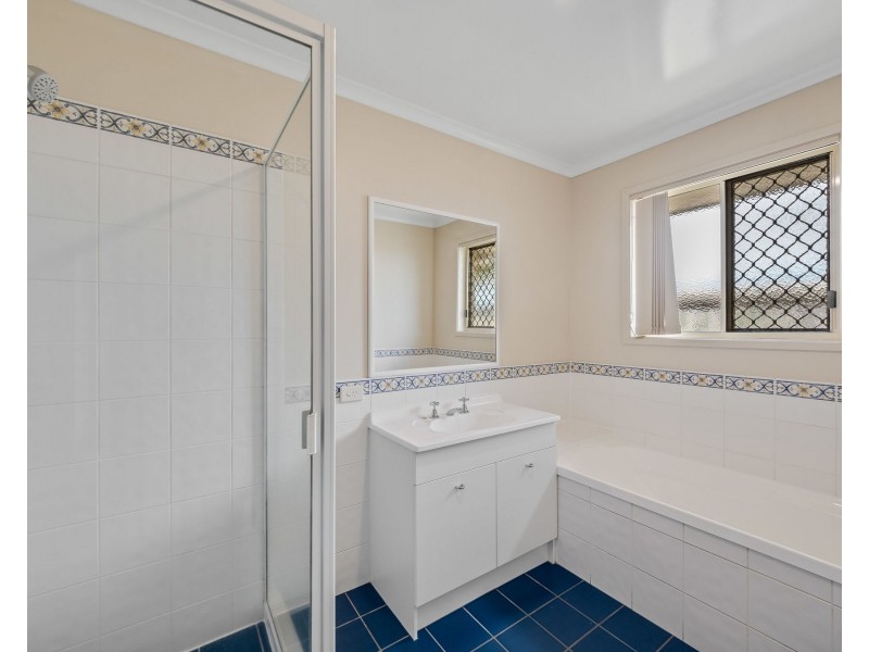7 Todd Court, Kearneys Spring QLD 4350