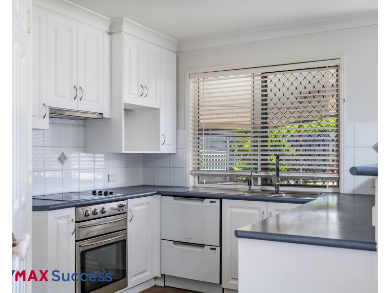 6 Mengel Court, Middle Ridge QLD 4350