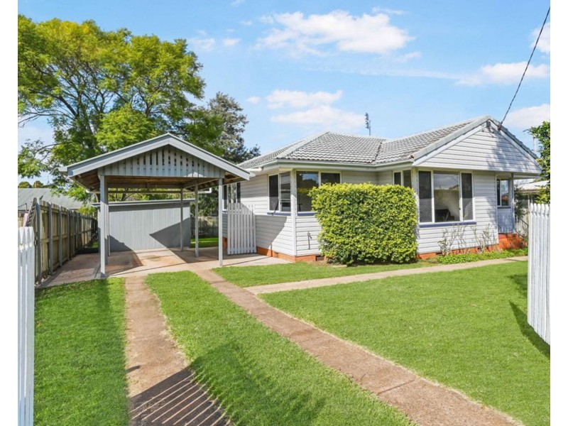 28 Hampton Street, Newtown QLD 4350