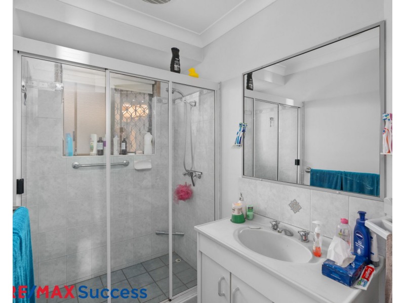 2/11a Gatfield Street, Newtown QLD 4350