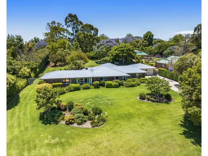 15 Coral Sea Drive, Middle Ridge QLD 4350