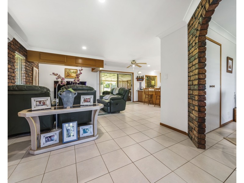 15 Coral Sea Drive, Middle Ridge QLD 4350