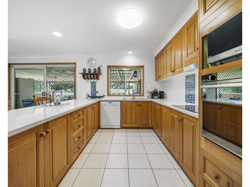 15 Coral Sea Drive, Middle Ridge QLD 4350