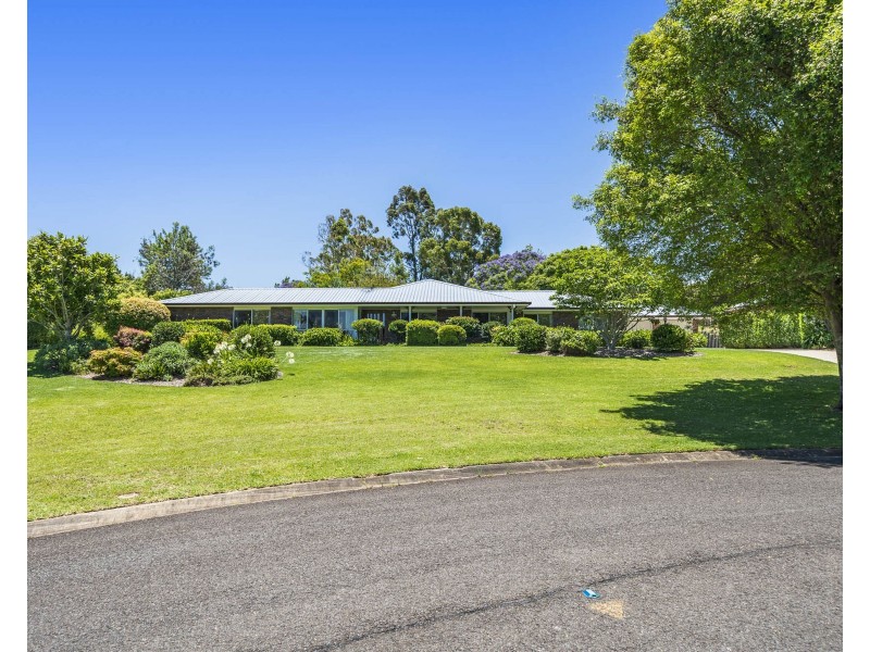 15 Coral Sea Drive, Middle Ridge QLD 4350