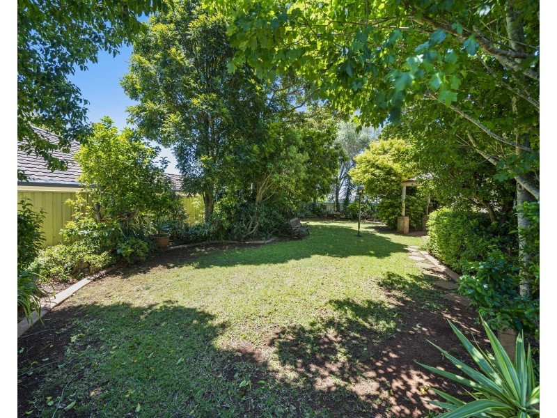 393 Mackenzie Street, Middle Ridge QLD 4350