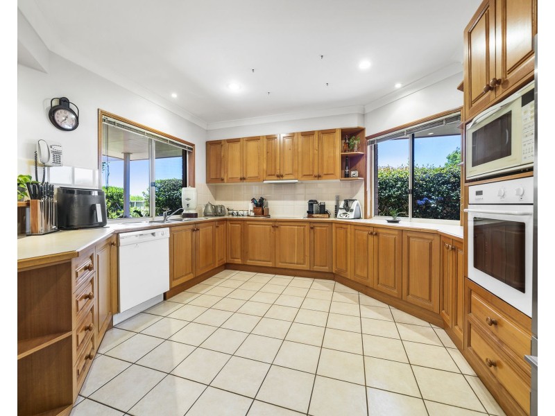 393 Mackenzie Street, Middle Ridge QLD 4350