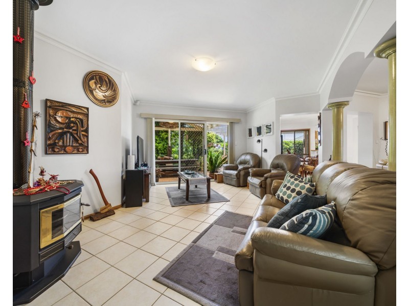 393 Mackenzie Street, Middle Ridge QLD 4350