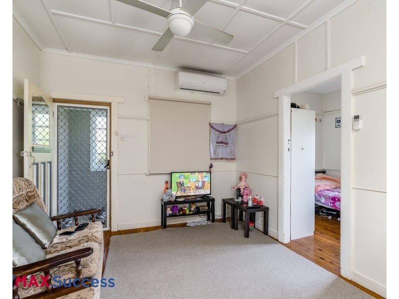 4 Cox Street, Newtown QLD 4350