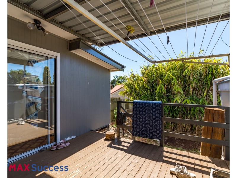 4 Cox Street, Newtown QLD 4350