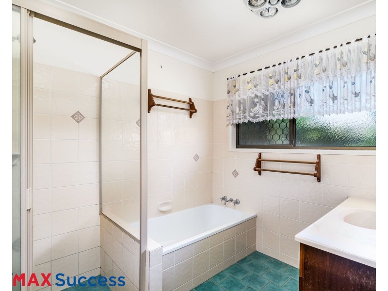 25 Regent Street, Darling Heights QLD 4350