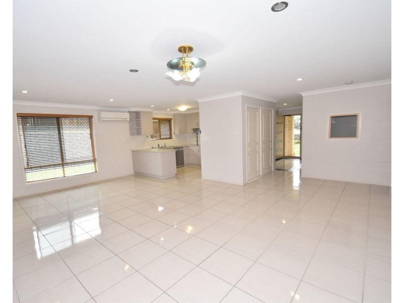 6 Latham Court, Wilsonton Heights QLD 4350