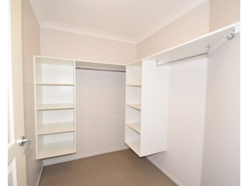 6 Latham Court, Wilsonton Heights QLD 4350