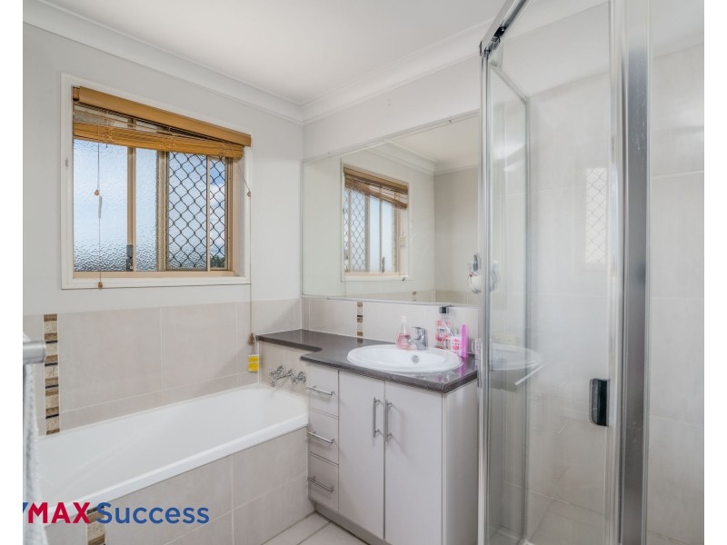 6 Latham Court, Wilsonton Heights QLD 4350