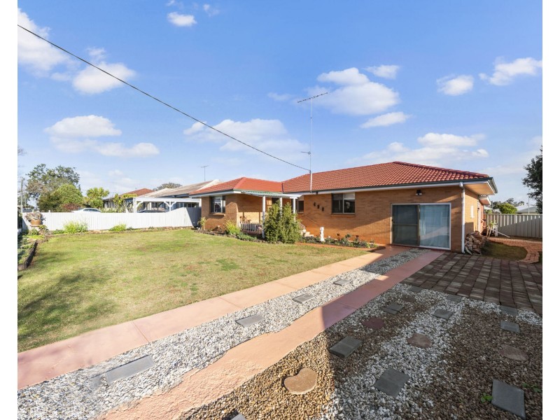 498 Stenner Street, Darling Heights QLD 4350