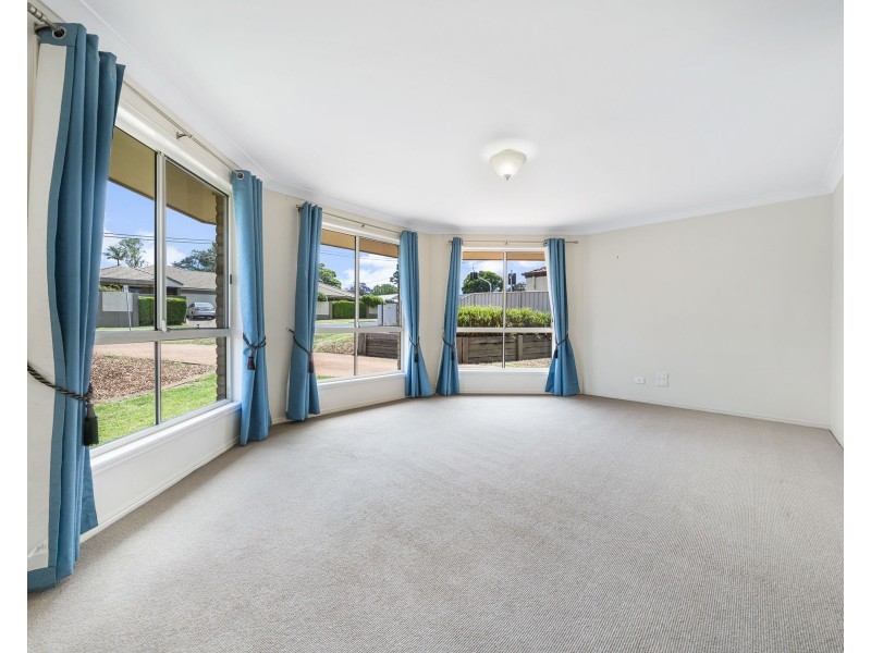 56 South Street, Rangeville QLD 4350