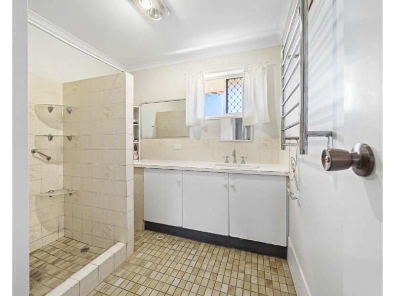 129 Drayton Road, Harristown QLD 4350