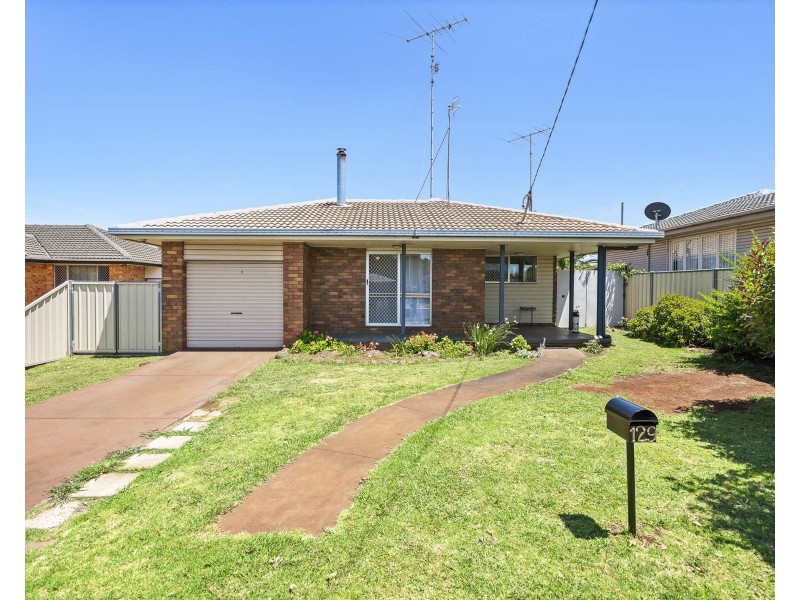 129 Drayton Road, Harristown QLD 4350