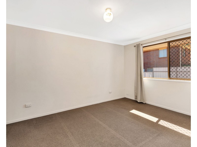 2/208 Tor Street, Rockville QLD 4350