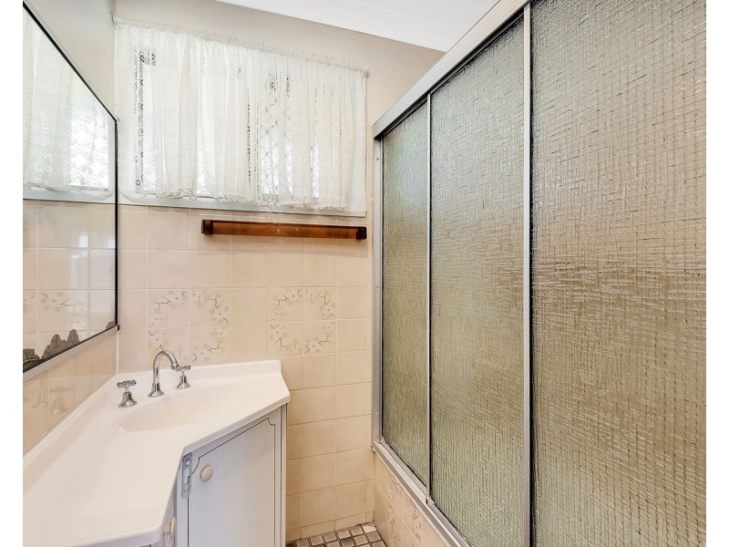 2/208 Tor Street, Rockville QLD 4350