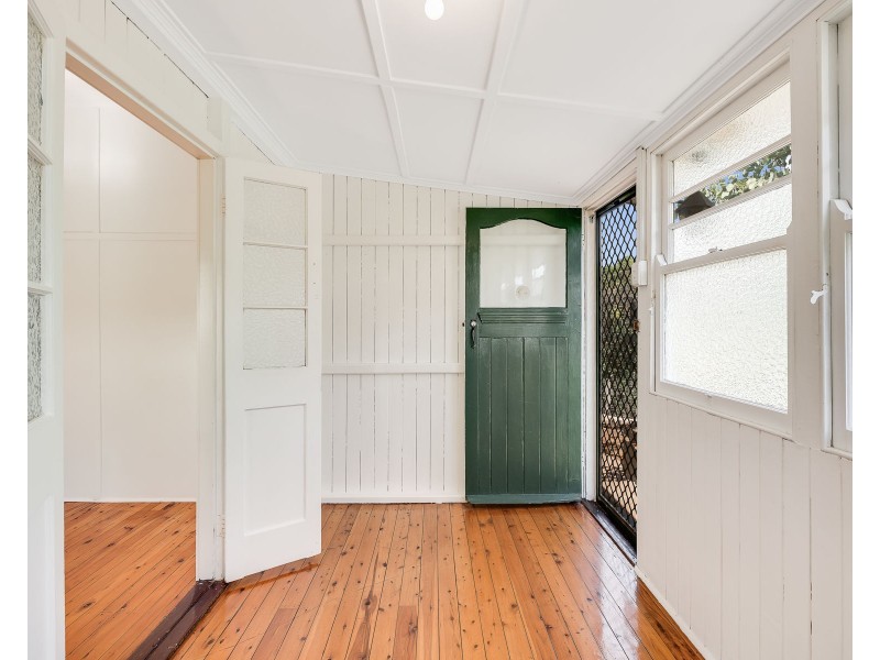 9B Victory Street, Newtown QLD 4350