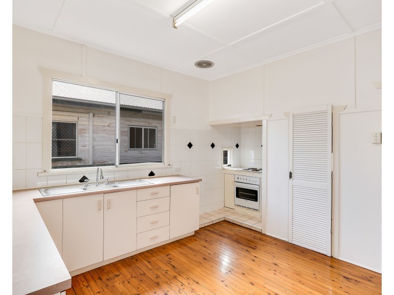 9B Victory Street, Newtown QLD 4350