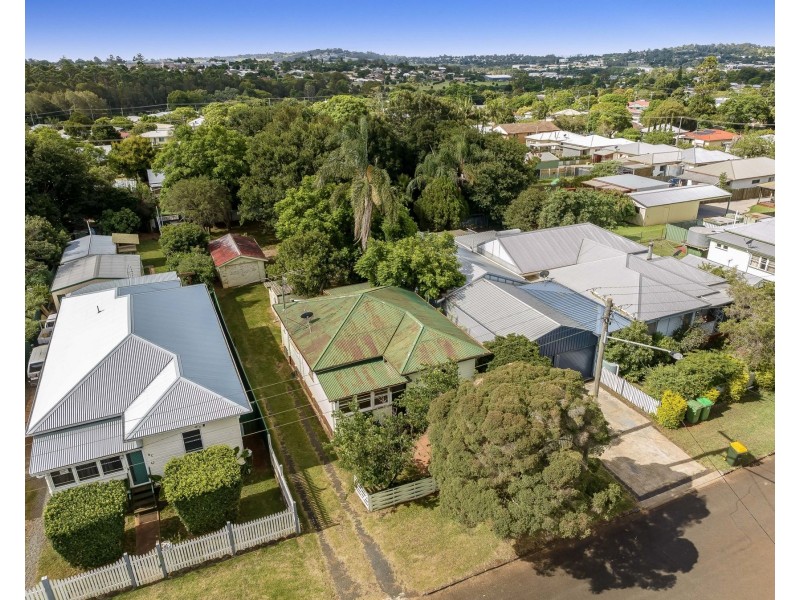 9B Victory Street, Newtown QLD 4350