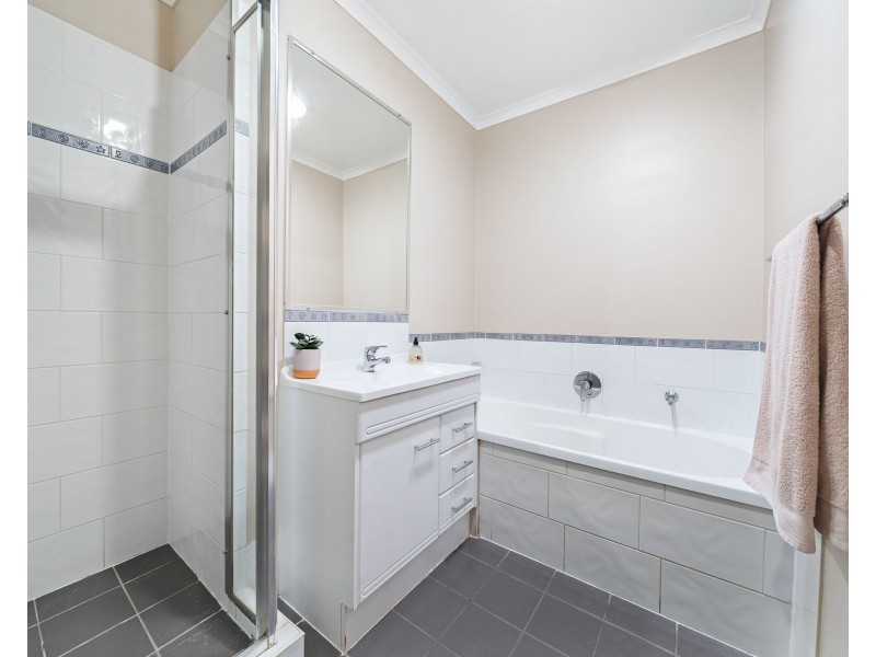 2/59 Hamilton Street, Newtown QLD 4350