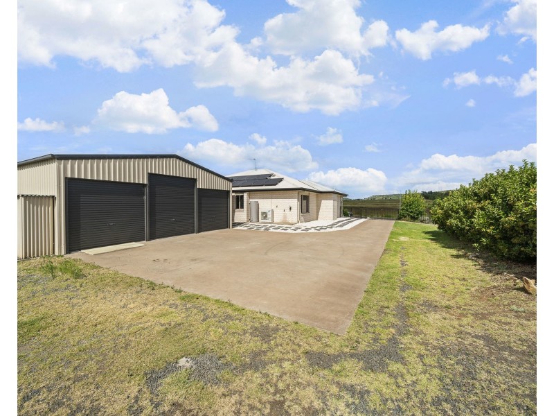 3 Storeys Road, Kingsthorpe QLD 4400