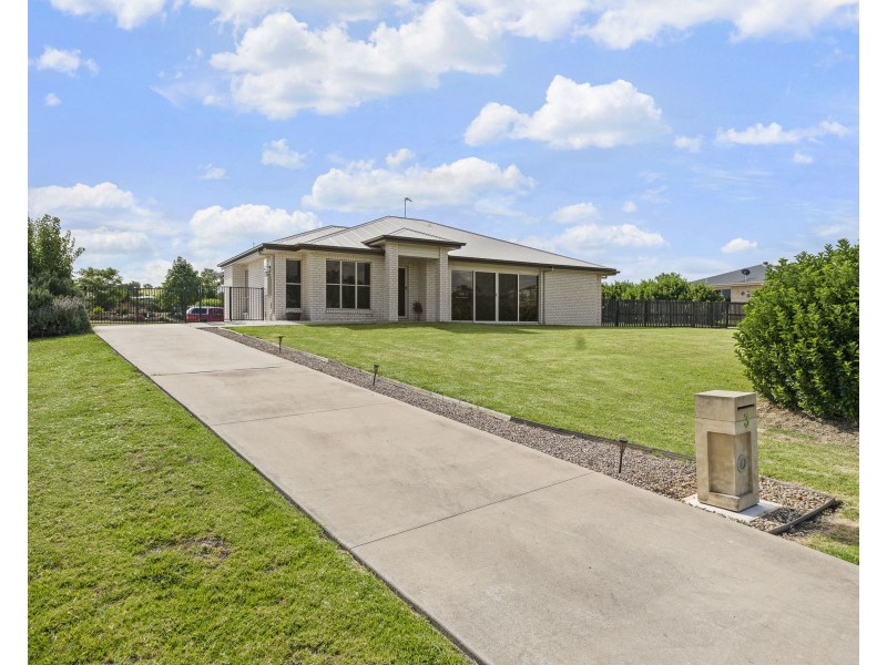 3 Storeys Road, Kingsthorpe QLD 4400