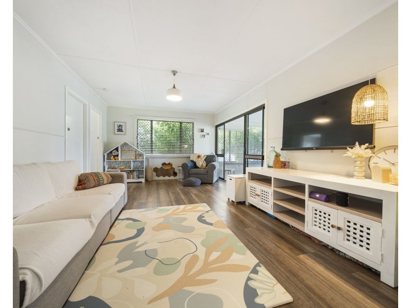 6 Kirklees Street, Newtown QLD 4350
