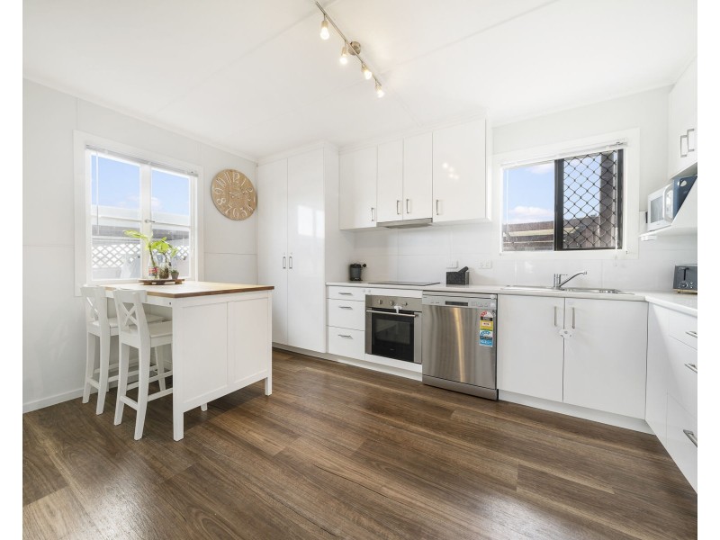 6 Kirklees Street, Newtown QLD 4350