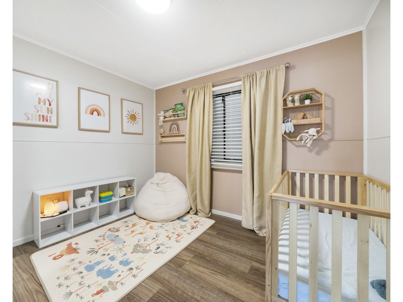 6 Kirklees Street, Newtown QLD 4350
