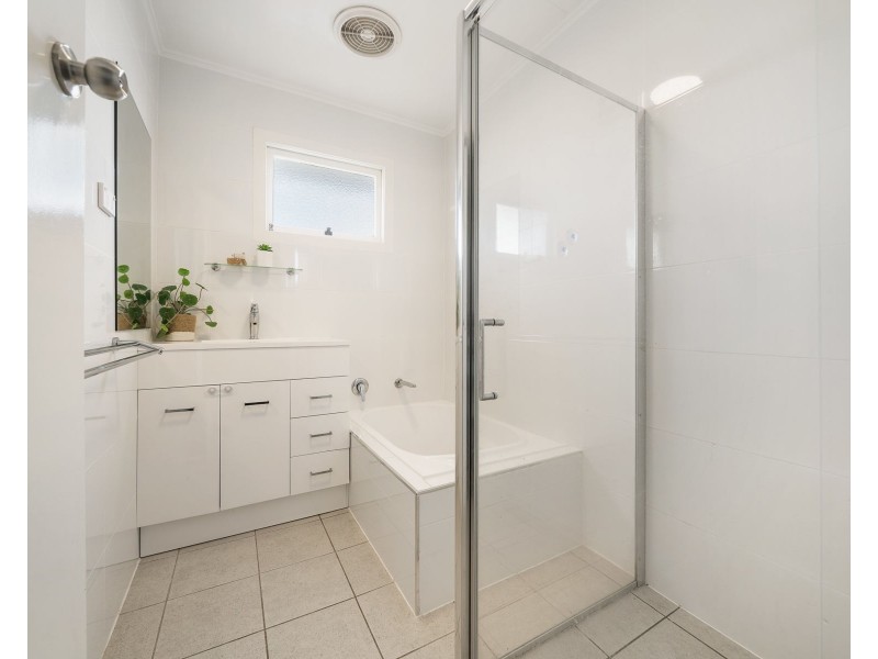 6 Kirklees Street, Newtown QLD 4350