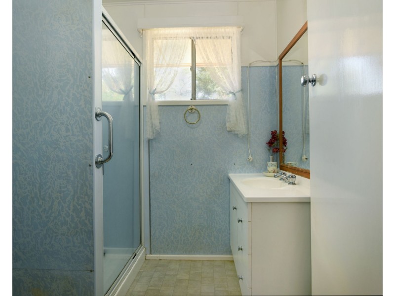 19 Friend Street, Harristown QLD 4350