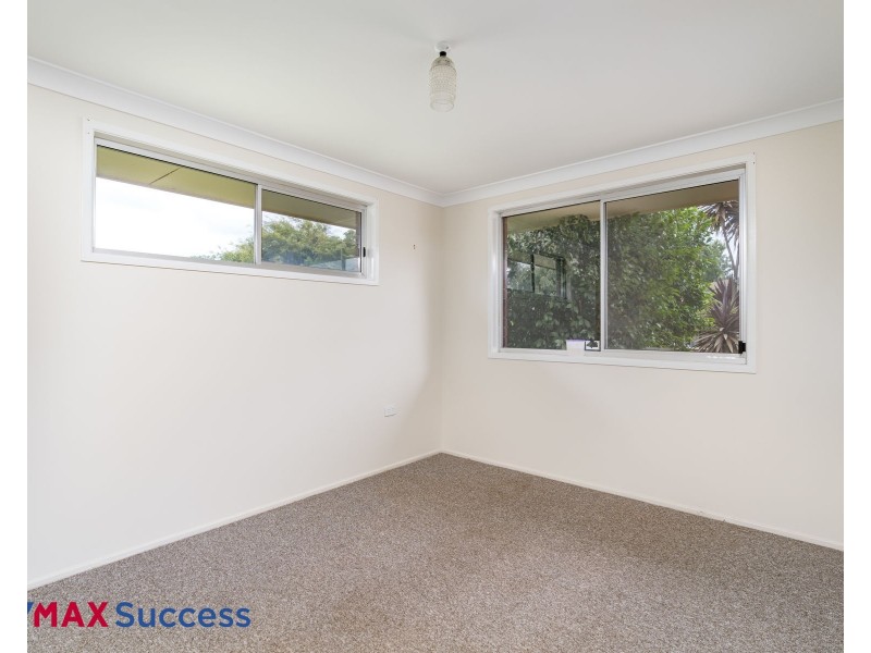 4 Lupin Court, Centenary Heights QLD 4350